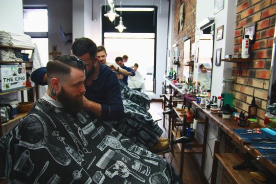 Барбер воронеж. Barber House Воронеж. Chop Chop Жулебино. Барбершоп Воронеж Хользунова. Мухаммед барбер Воронеж.